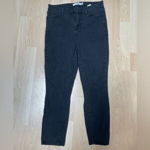 Black Capri Stretch Jeans
